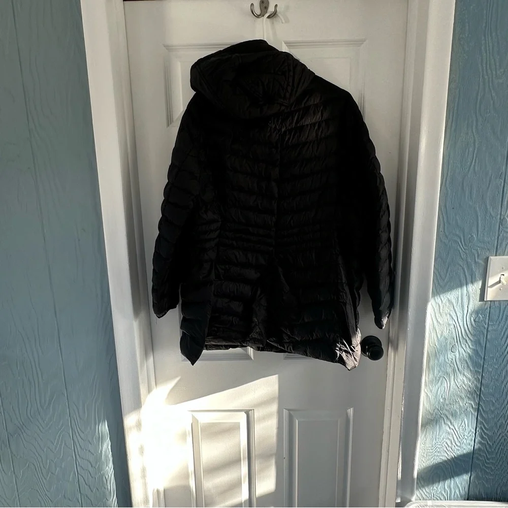 Lands end black lightweight puffer - Picture 3 of 4